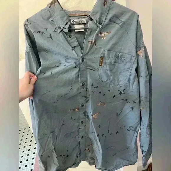 Columbia lightweight blue button-down, long sleeve mens size extra large - Picture 4 of 8